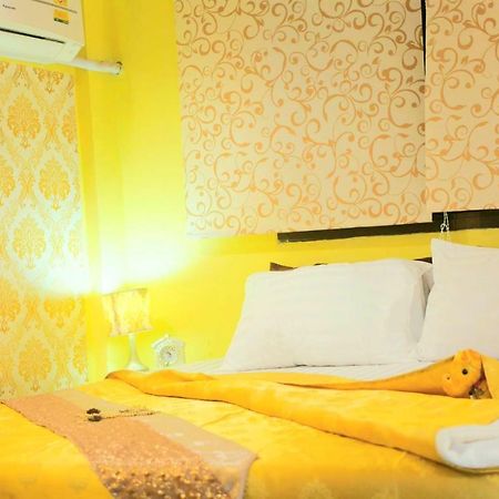 Menulis Coolly House Patong Bed and Breakfast Buitenkant foto