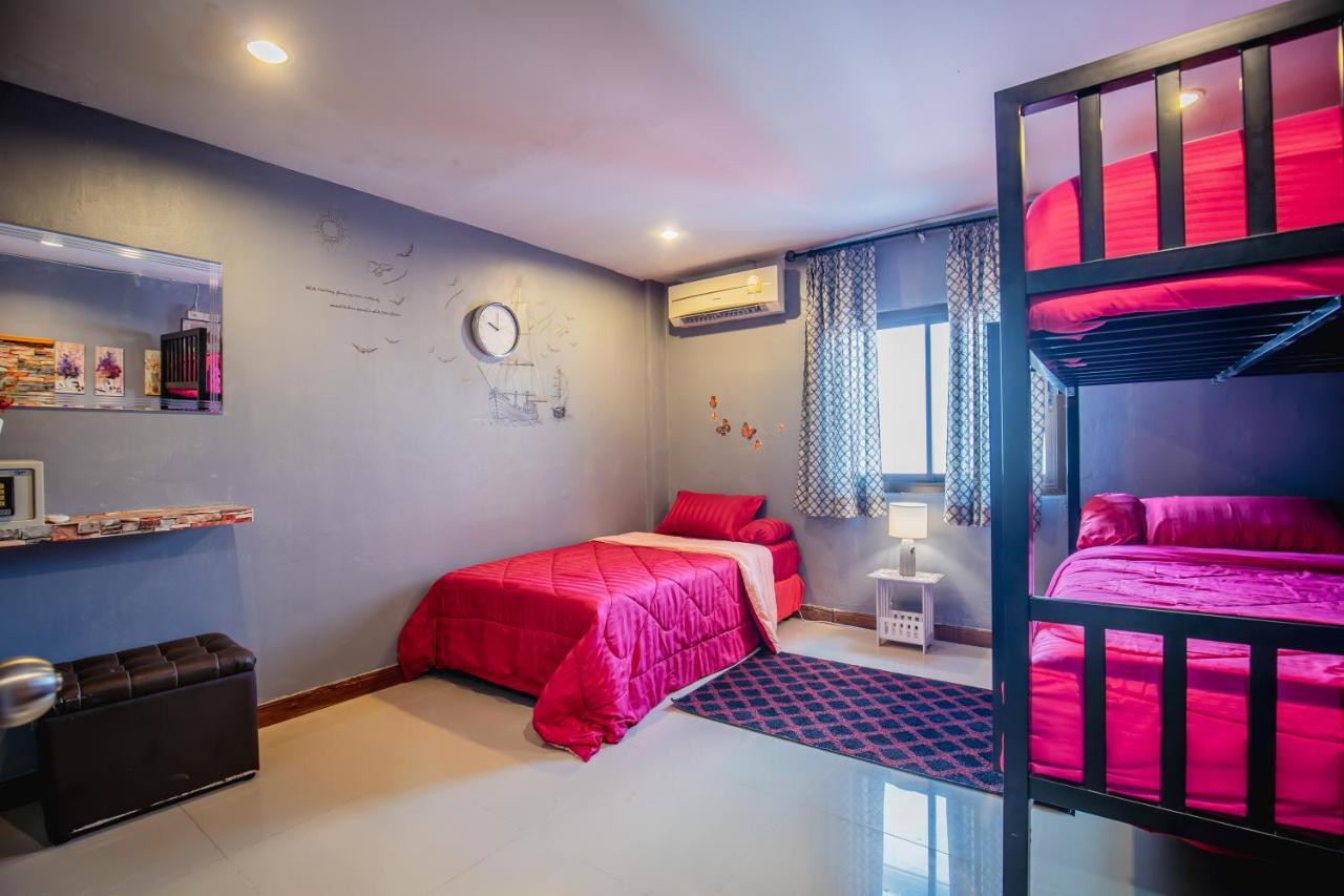 Menulis Coolly House Patong Bed and Breakfast Buitenkant foto
