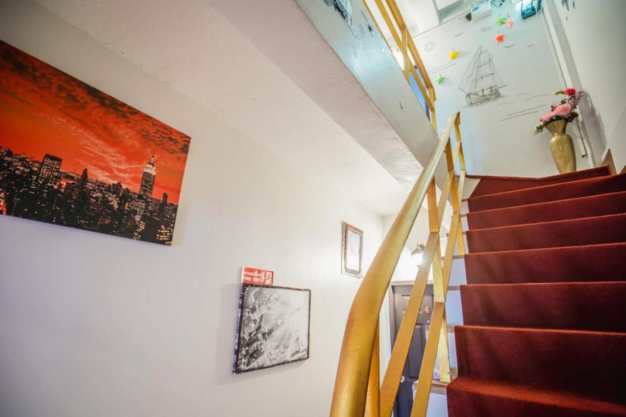 Menulis Coolly House Patong Bed and Breakfast Buitenkant foto
