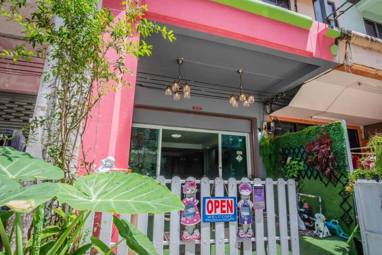 Menulis Coolly House Patong Bed and Breakfast Buitenkant foto