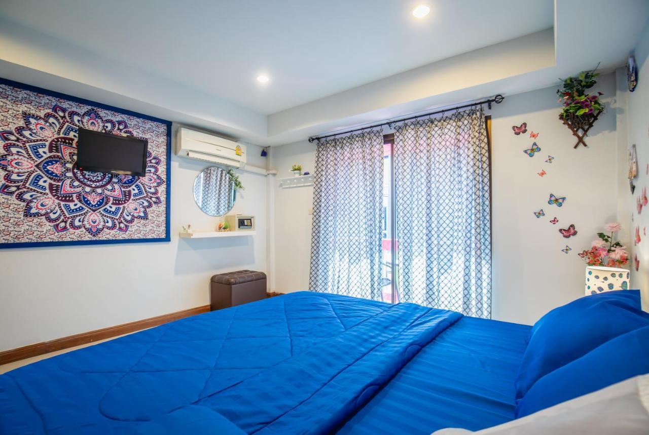 Menulis Coolly House Patong Bed and Breakfast Buitenkant foto