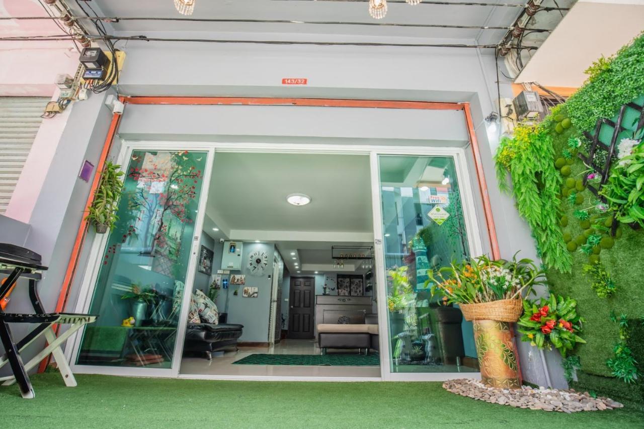 Menulis Coolly House Patong Bed and Breakfast Buitenkant foto