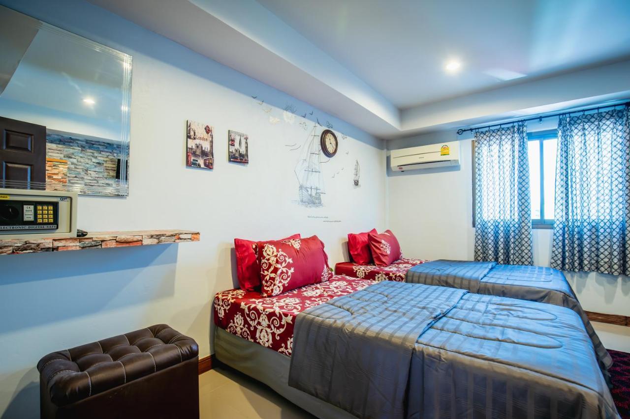 Menulis Coolly House Patong Bed and Breakfast Buitenkant foto