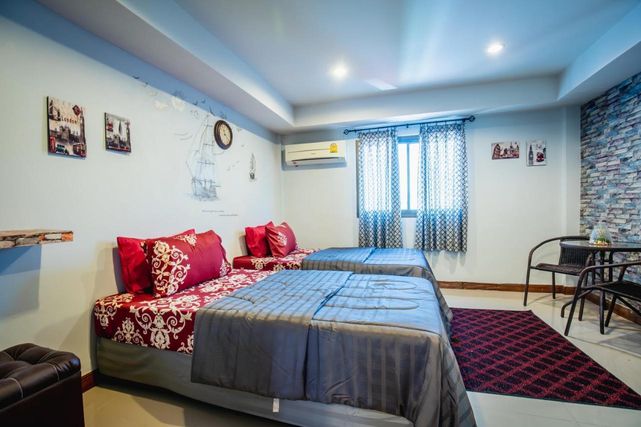 Menulis Coolly House Patong Bed and Breakfast Buitenkant foto