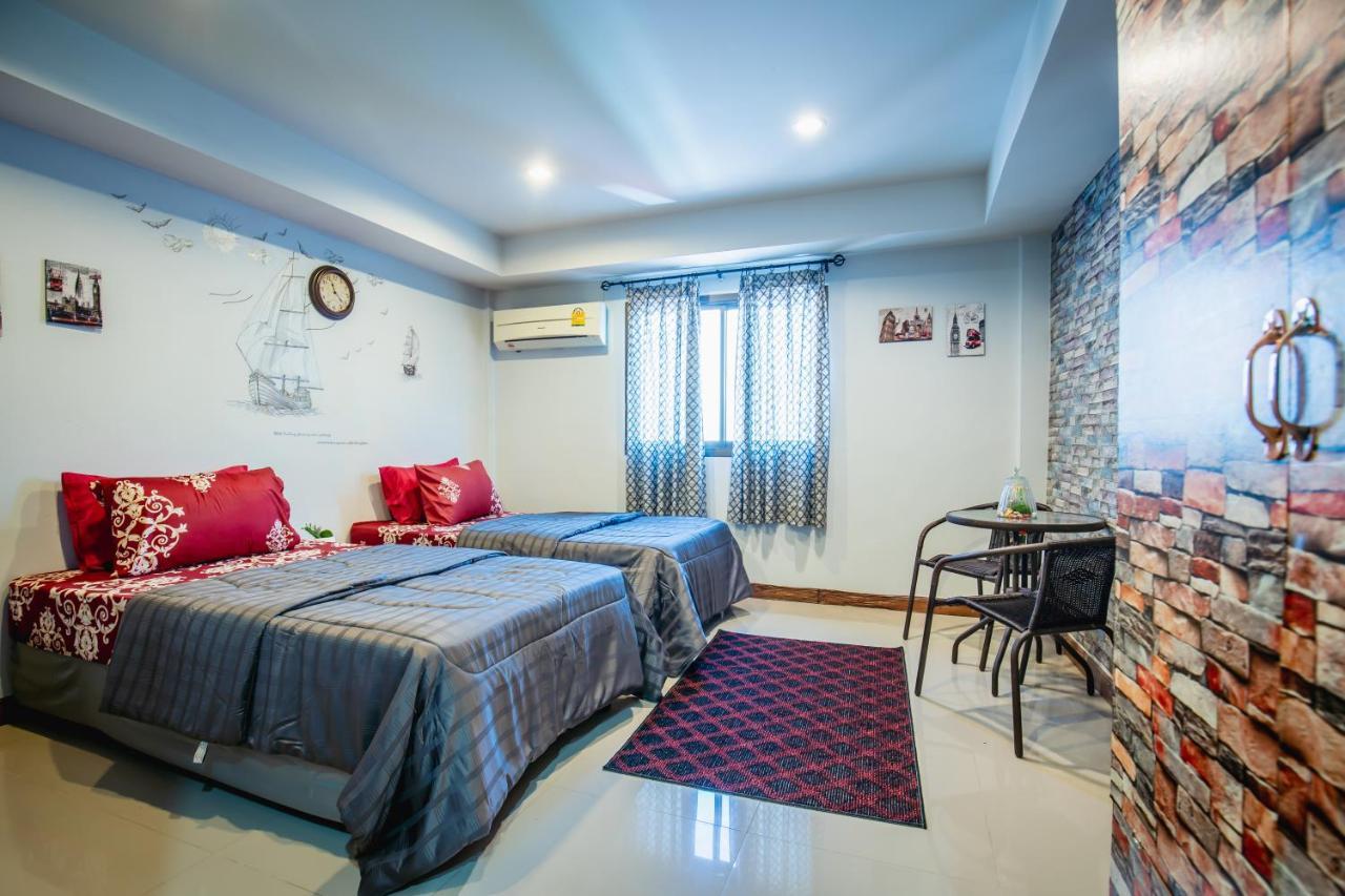 Menulis Coolly House Patong Bed and Breakfast Buitenkant foto