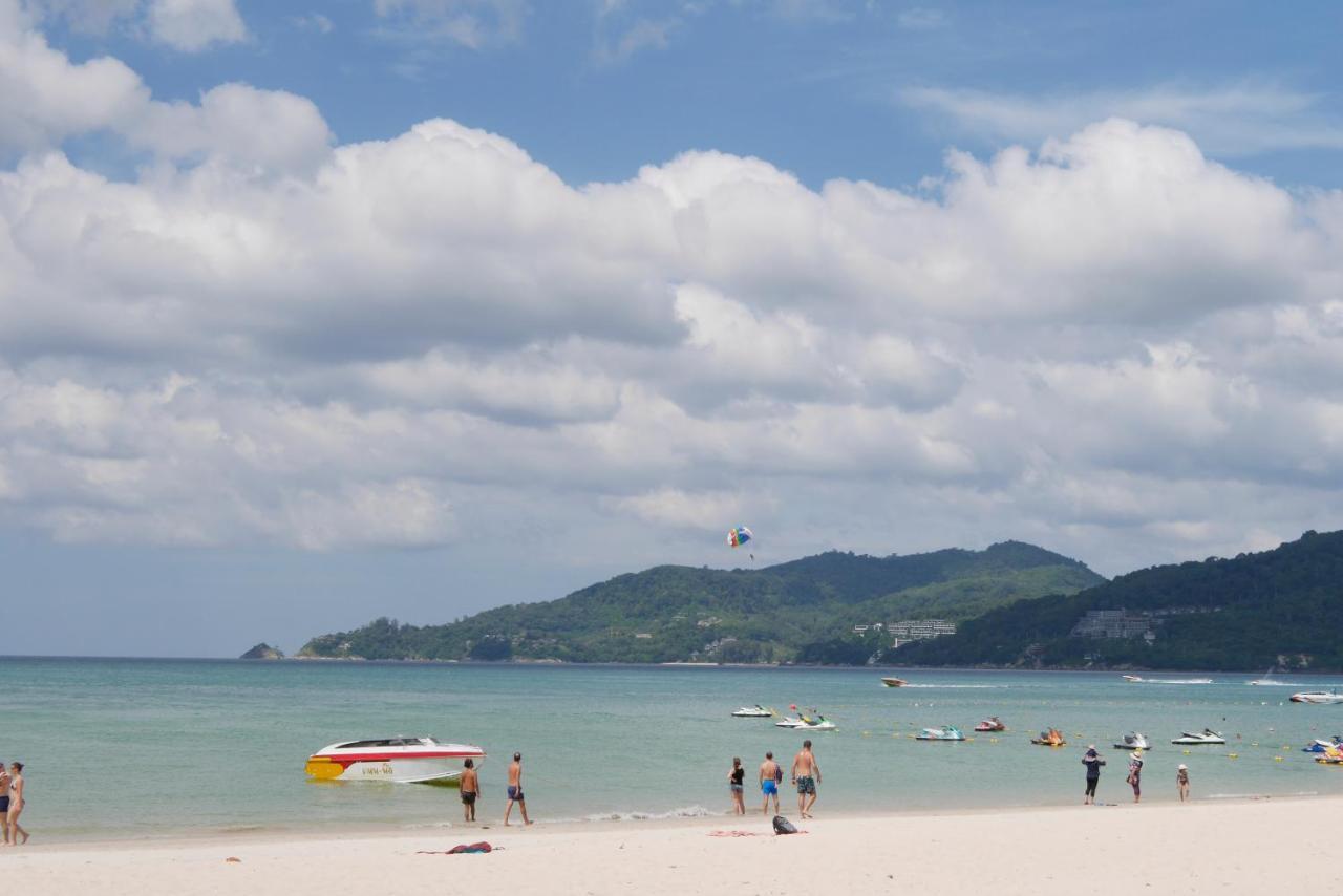 Menulis Coolly House Patong Bed and Breakfast Buitenkant foto