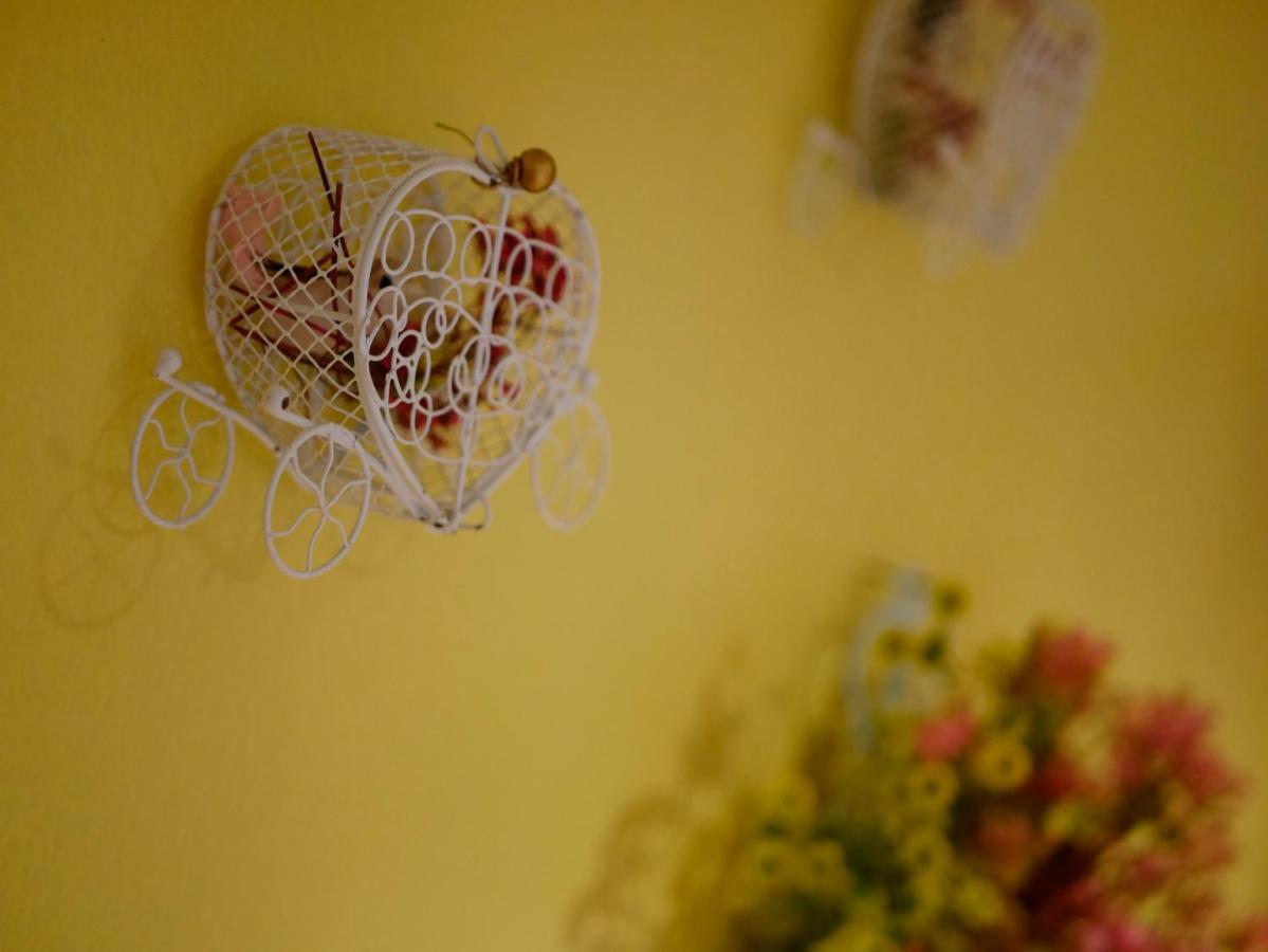 Menulis Coolly House Patong Bed and Breakfast Buitenkant foto